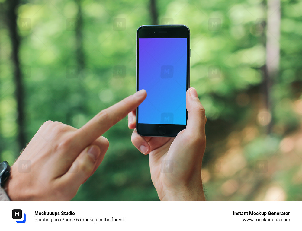 Pointer sur l'iPhone 6 mockup dans la forêt