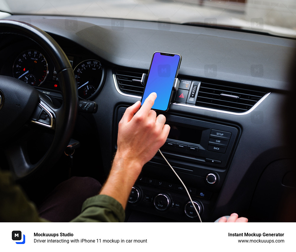 Le conducteur interagit avec l'iPhone 11 mockup dans le support de voiture