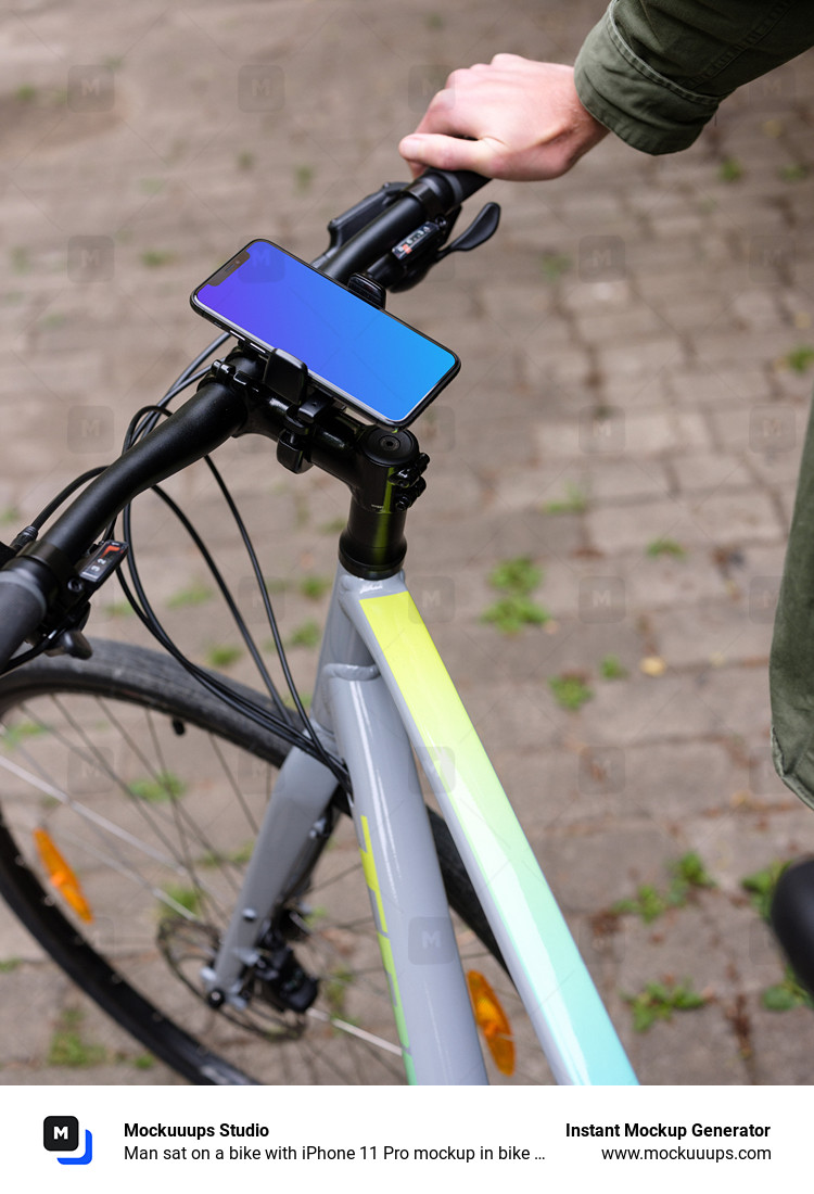 Un homme assis sur un vélo avec un iPhone 11 Pro mockup dans un support pour vélo