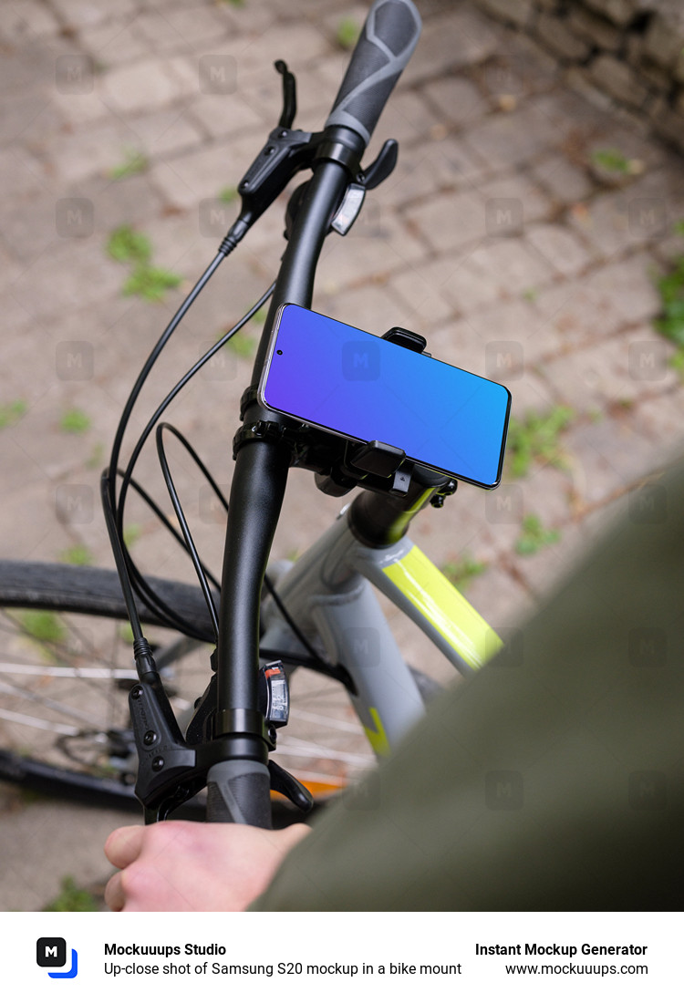 Plan rapproché du Samsung S20 mockup dans un support pour vélo